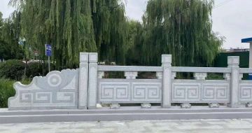 葫芦岛 芝麻灰桥栏杆、河道栏杆安装效果