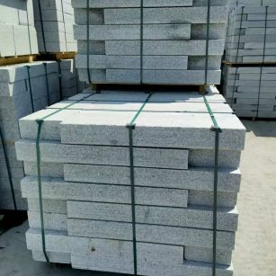 葫芦岛 芙蓉白花岗岩路沿石、平石尺寸标准，色泽均匀