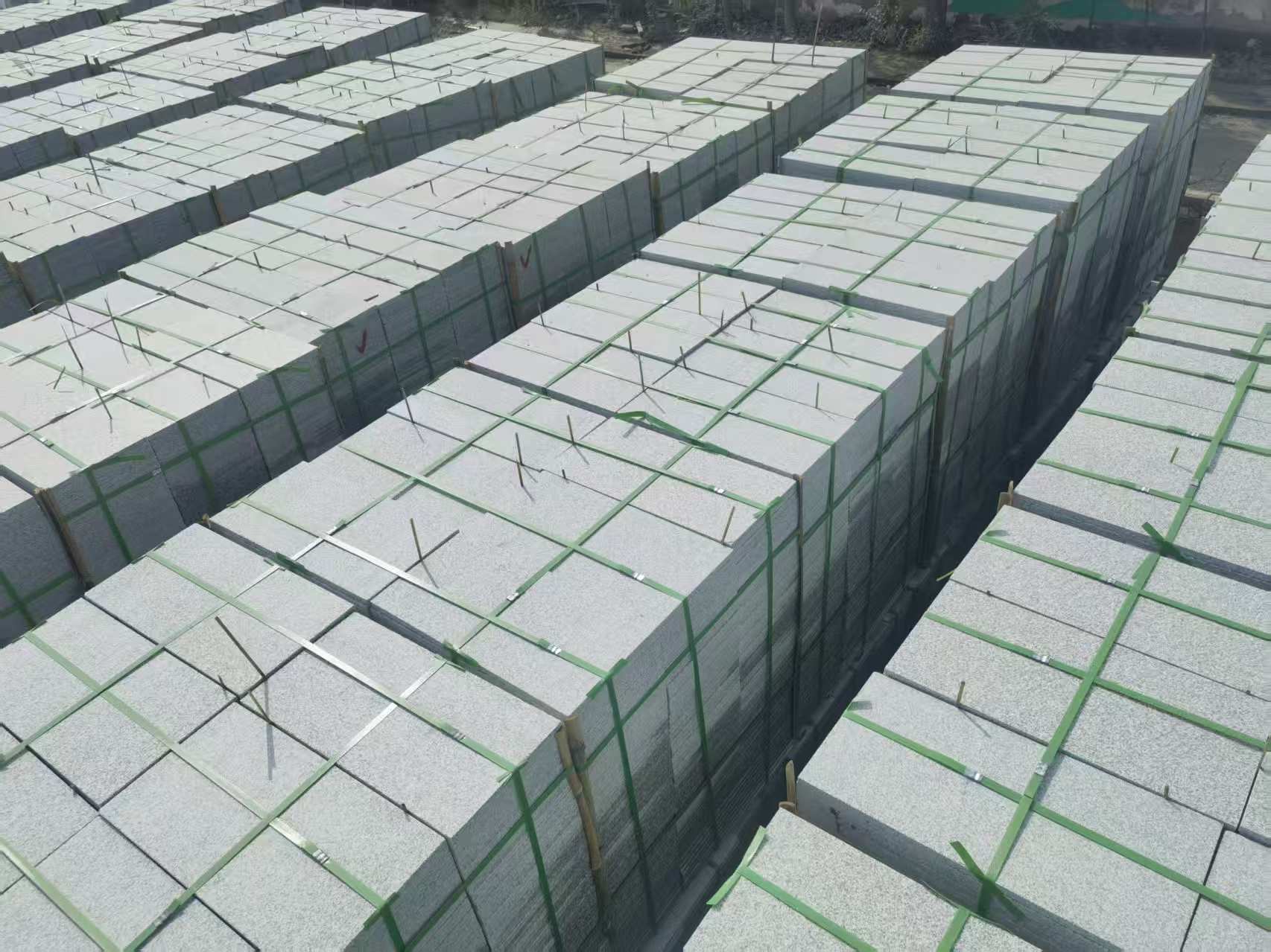 葫芦岛 芝麻白1.8公分火烧300*600地铺，清仓大甩卖