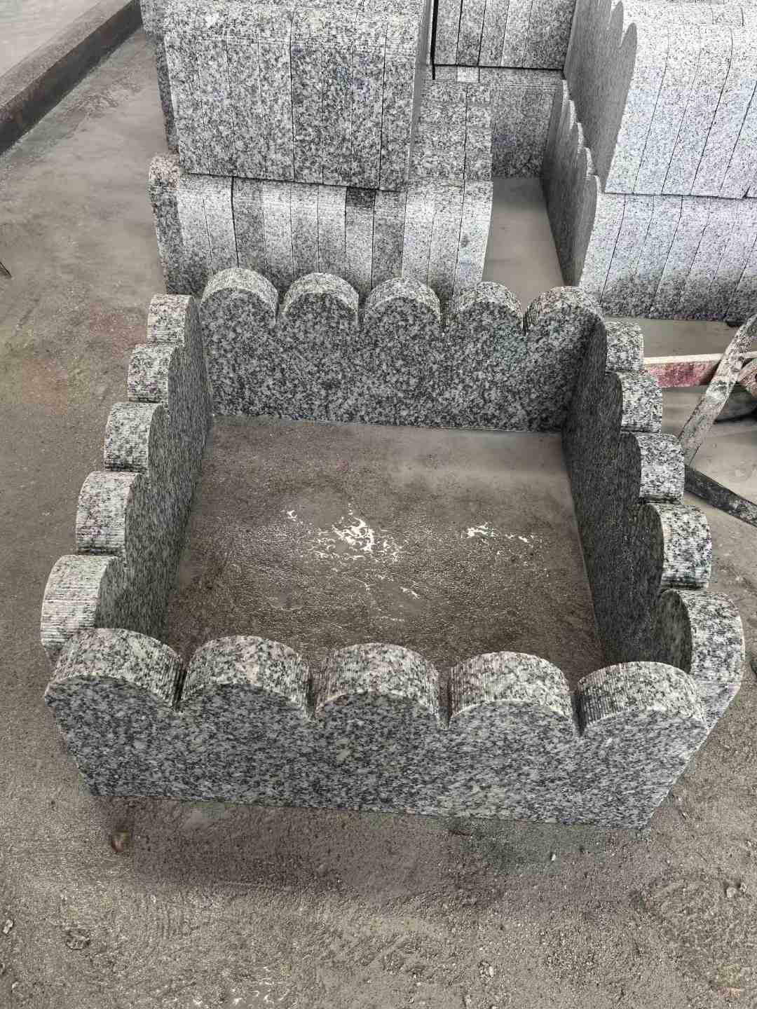 葫芦岛 花边石、花坛围栏石、花池界石、菜园栅栏石、镶边石、波浪状界石介绍