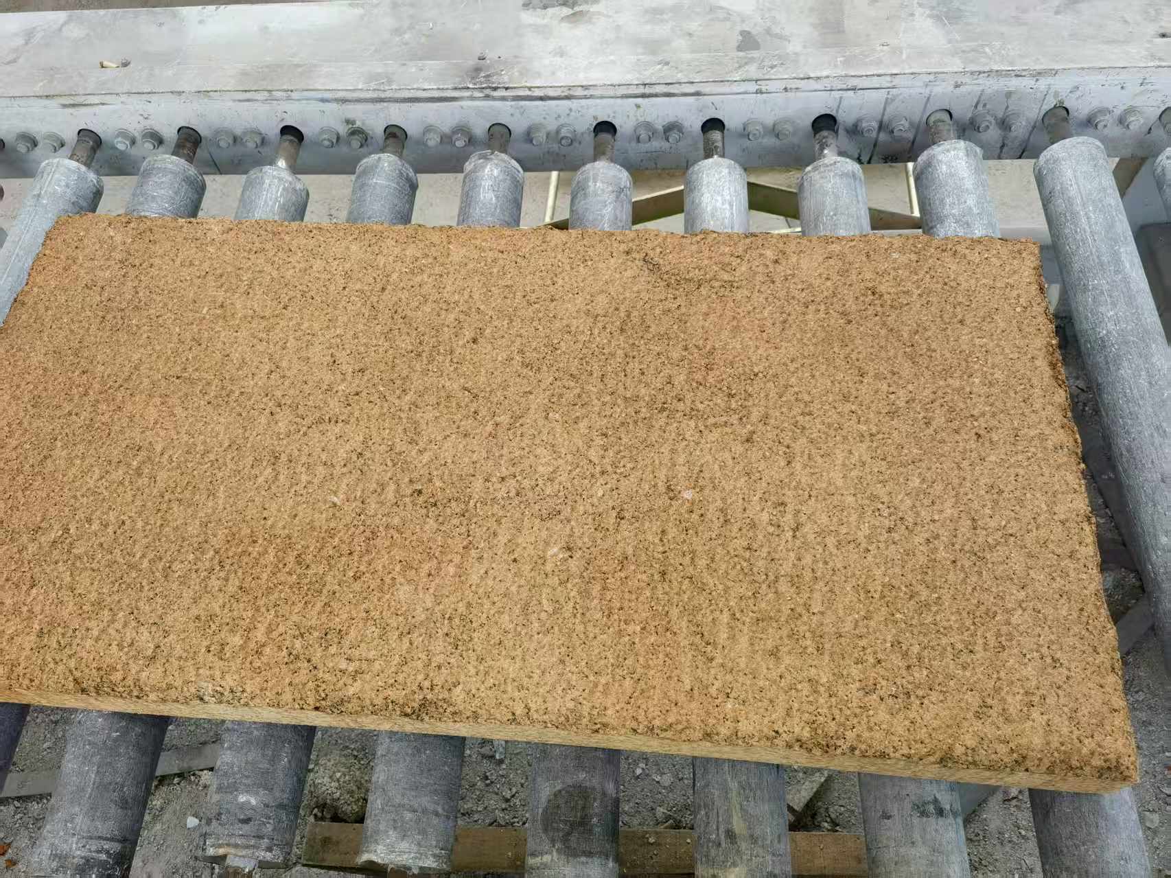 葫芦岛 菠萝面老石板，做旧仿古石，流水线生产加工