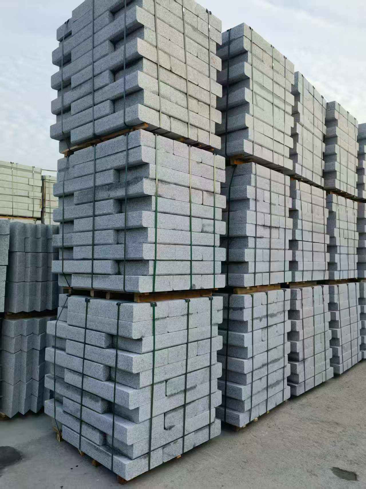 葫芦岛 路沿石（路侧石），颜色一致，尺寸标准