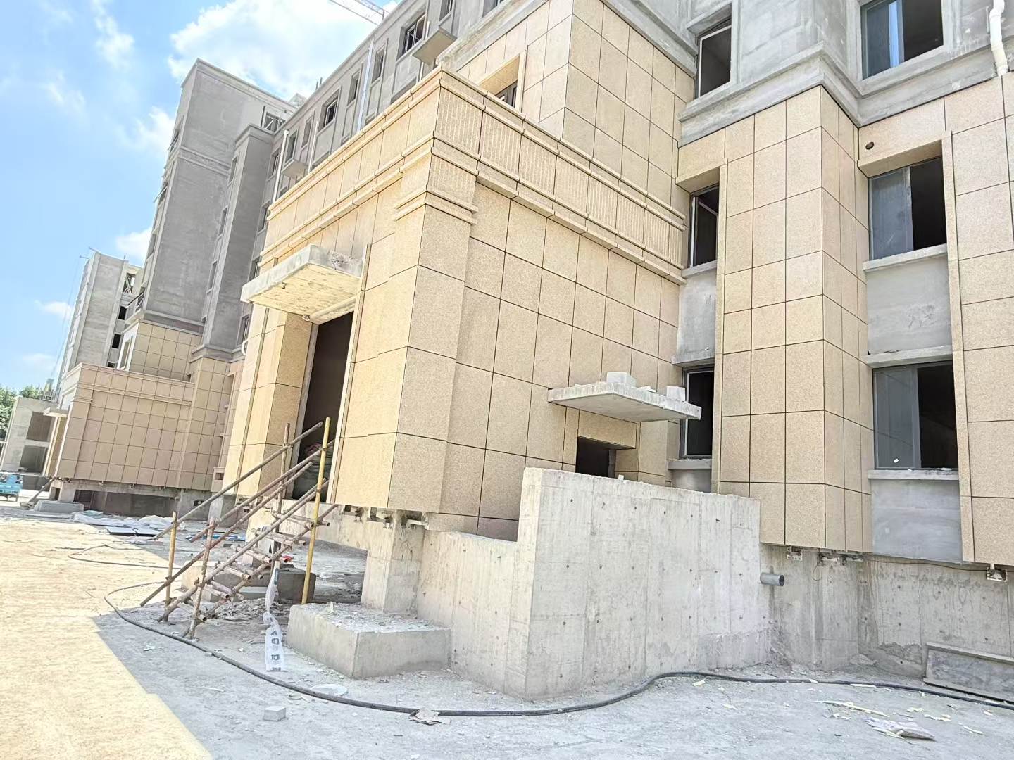 葫芦岛 黄金麻干挂，工地实拍