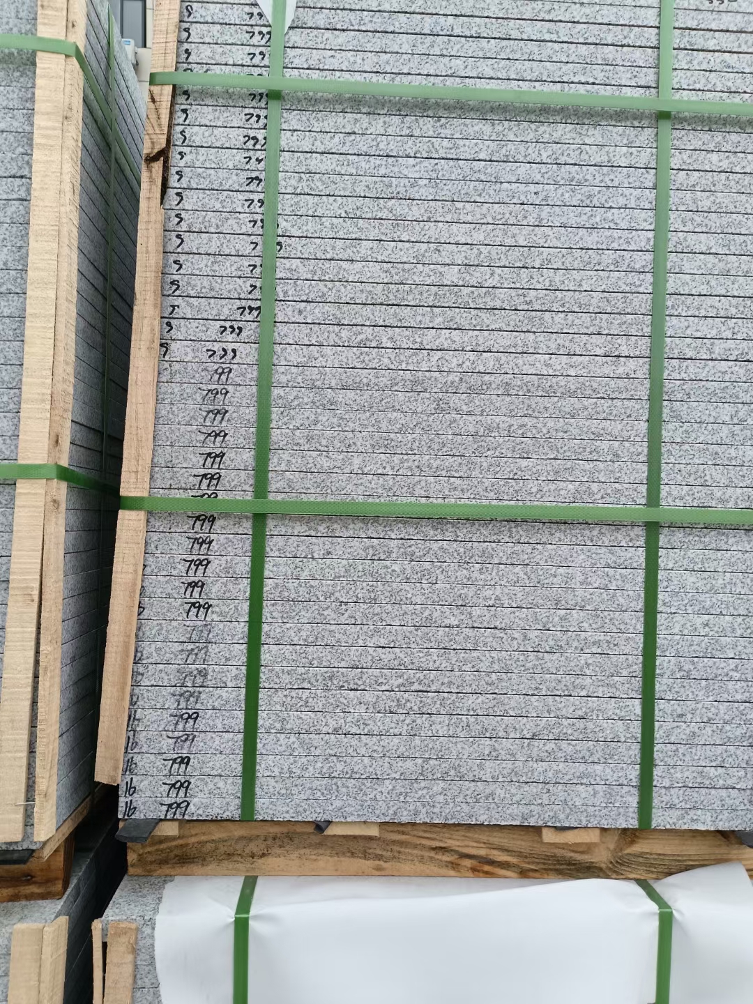 葫芦岛 芝麻白石材地铺做法